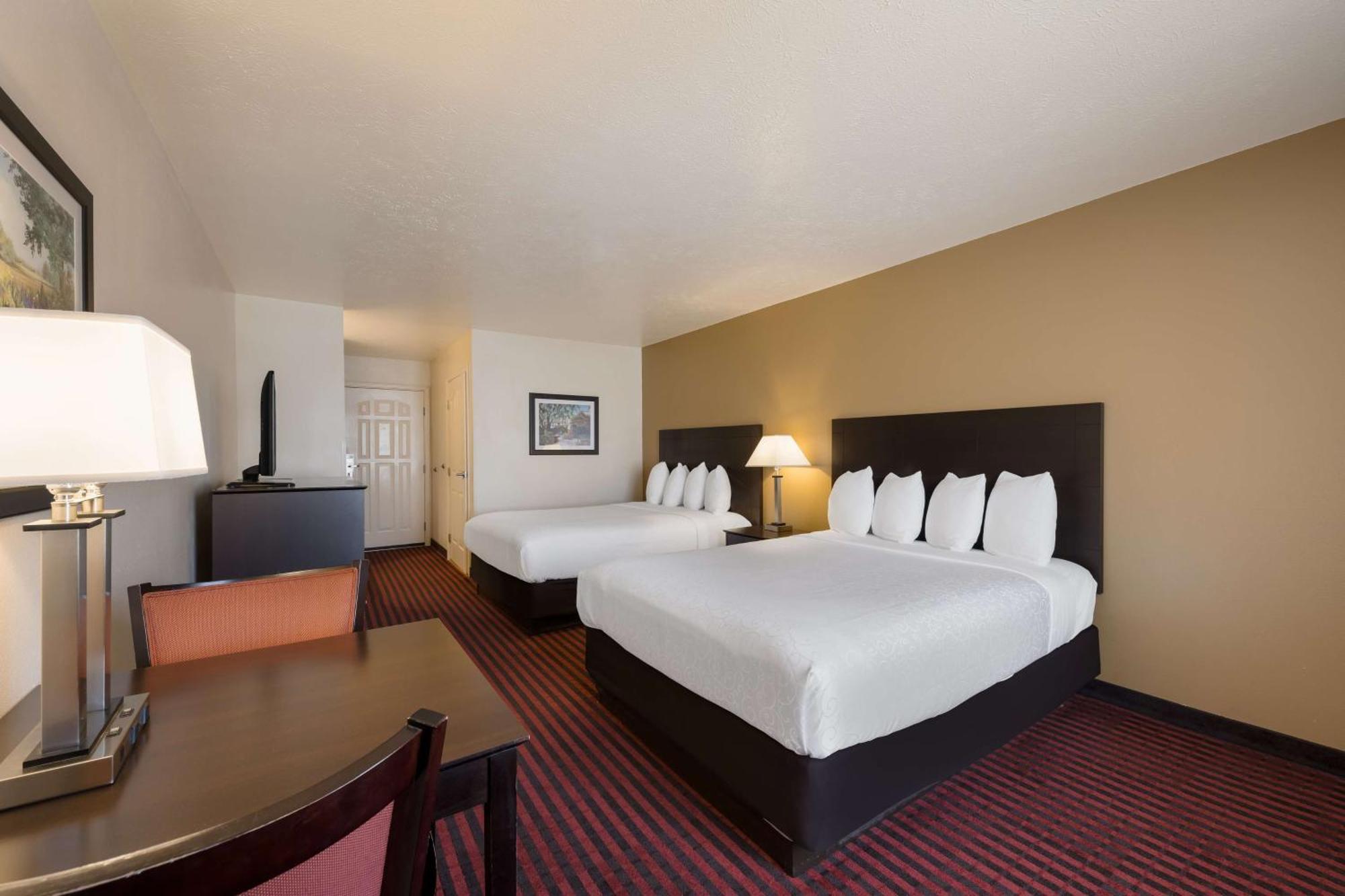 Best Western Salinas Valley Inn & Suites Экстерьер фото
