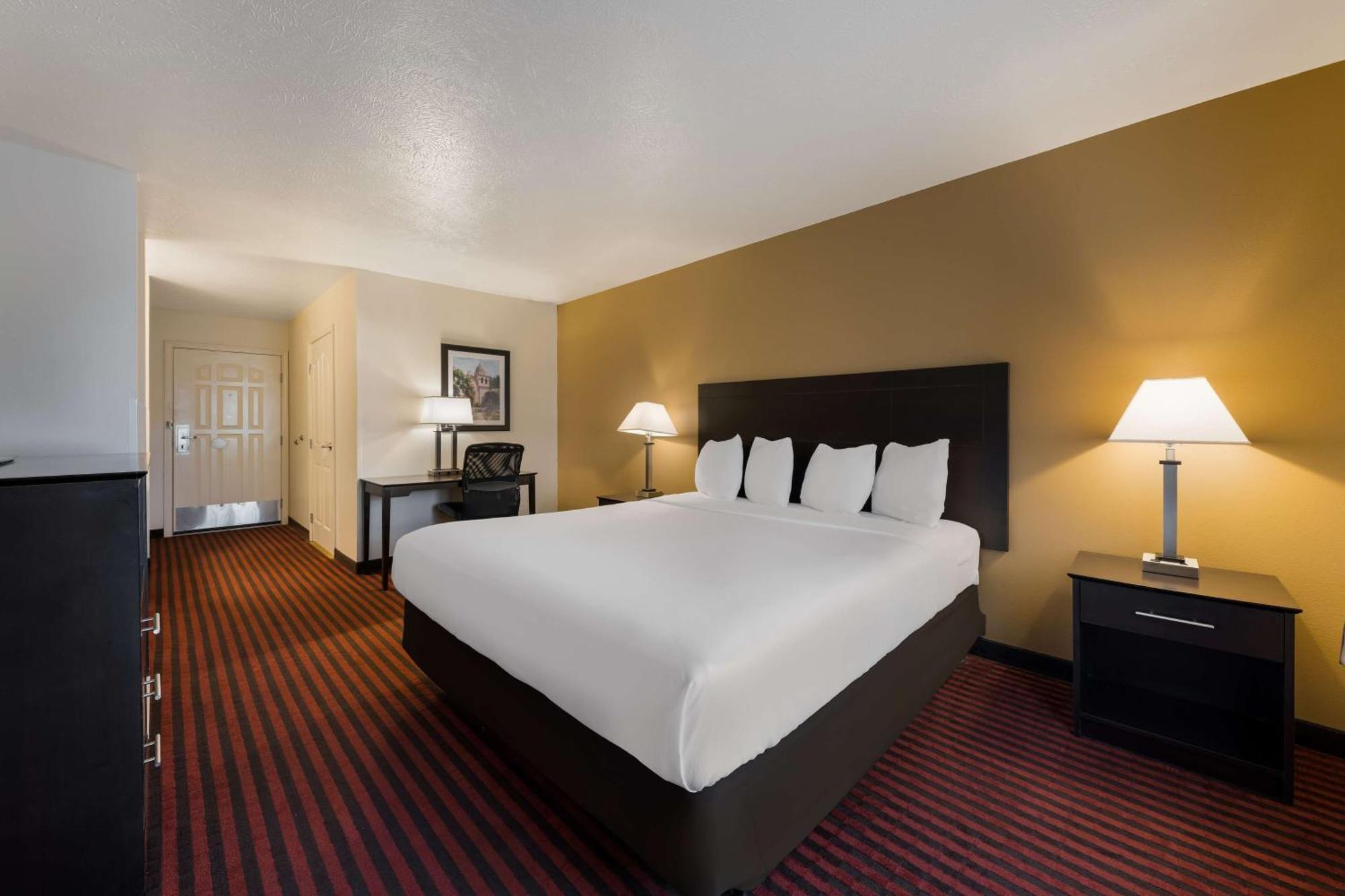 Best Western Salinas Valley Inn & Suites Экстерьер фото