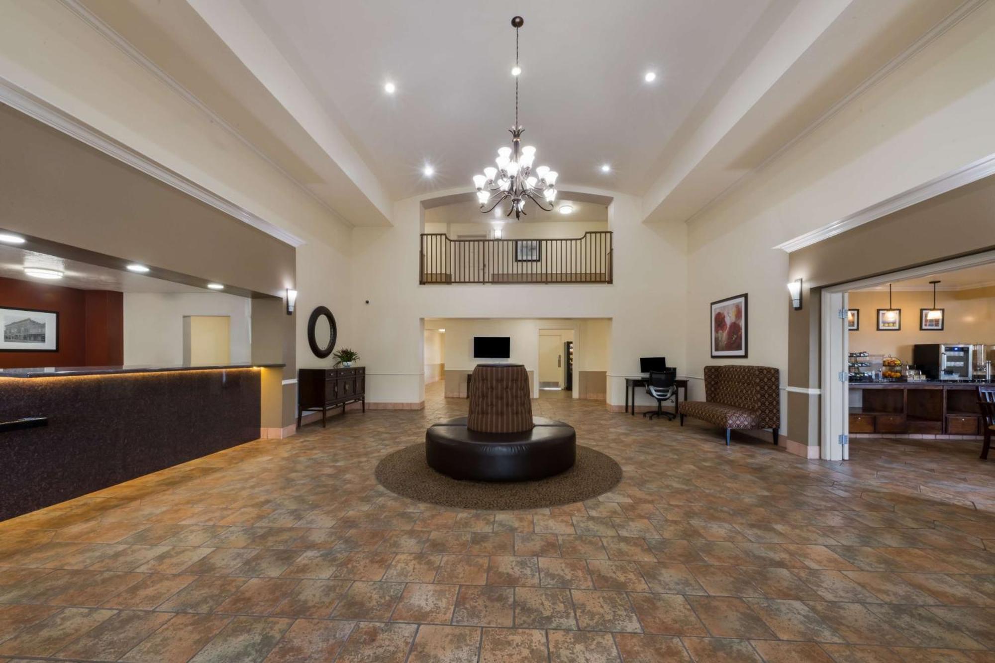Best Western Salinas Valley Inn & Suites Экстерьер фото