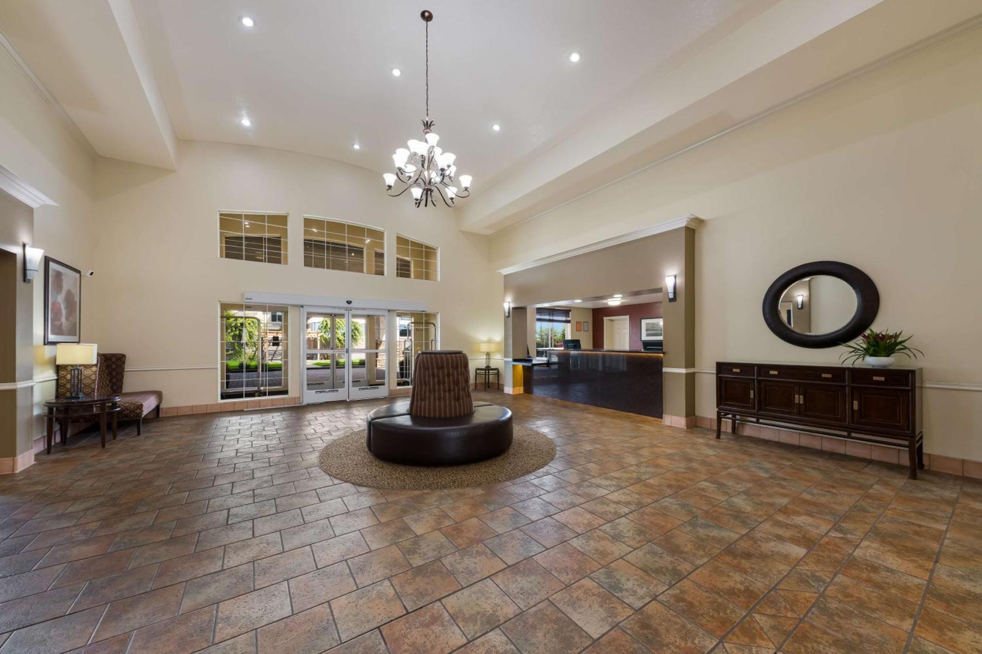 Best Western Salinas Valley Inn & Suites Экстерьер фото
